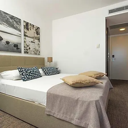 Arausa Szálloda 4*